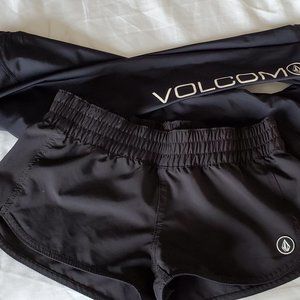 Volcom Women XS Black Boardshorts + Rash guard